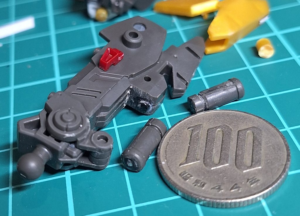 足の脛の部品は切り取って、中に磁石を仕込んで後付け出来るようにしました