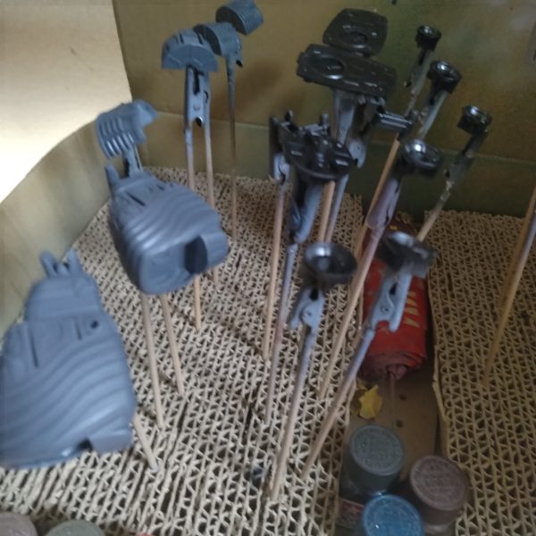 次の外装とフレームの塗装が終わりました！😄これもちょい塗り分けします！😀（2枚目）