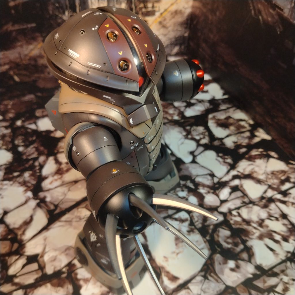 スジ彫りはソコソコ入れました!😄