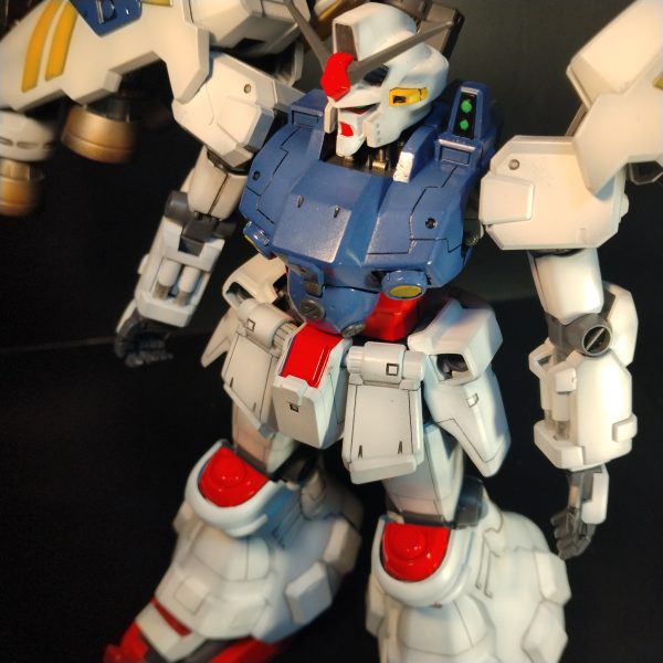 まだ組まないと言っておきながらやっぱり！組んじゃいました！😀ですがバインダー後ろのバーニア部の三角の黄色いマークを塗装し忘れている事に気づきました！😄😄もう疲れたので！ストップして寝てからやろうと思います！😀夕方か夜から黄色いマーク塗装しながらデカール作業とトップコートをやろうと思います！のでそれが終わると完成になってしまうので！制作ストーリーはここで終わりにします！😀完成しましたら投稿しますのでお暇が有りましたら観覧宜しくです！😄（2枚目）