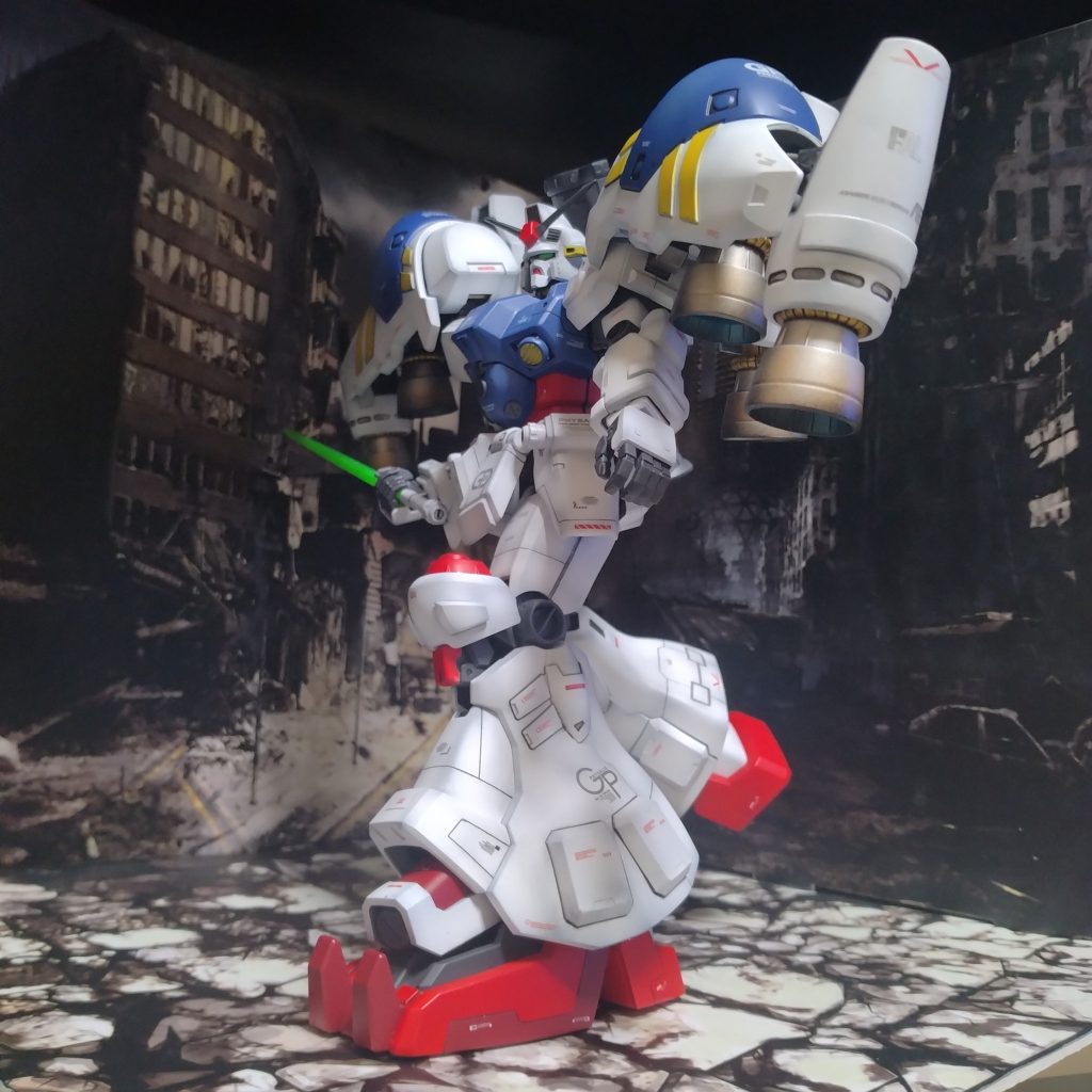 スジ彫りは余り目立たない様になるべく自然に見えるように努力したのですが！😄なんとも言え無いです！😄😄