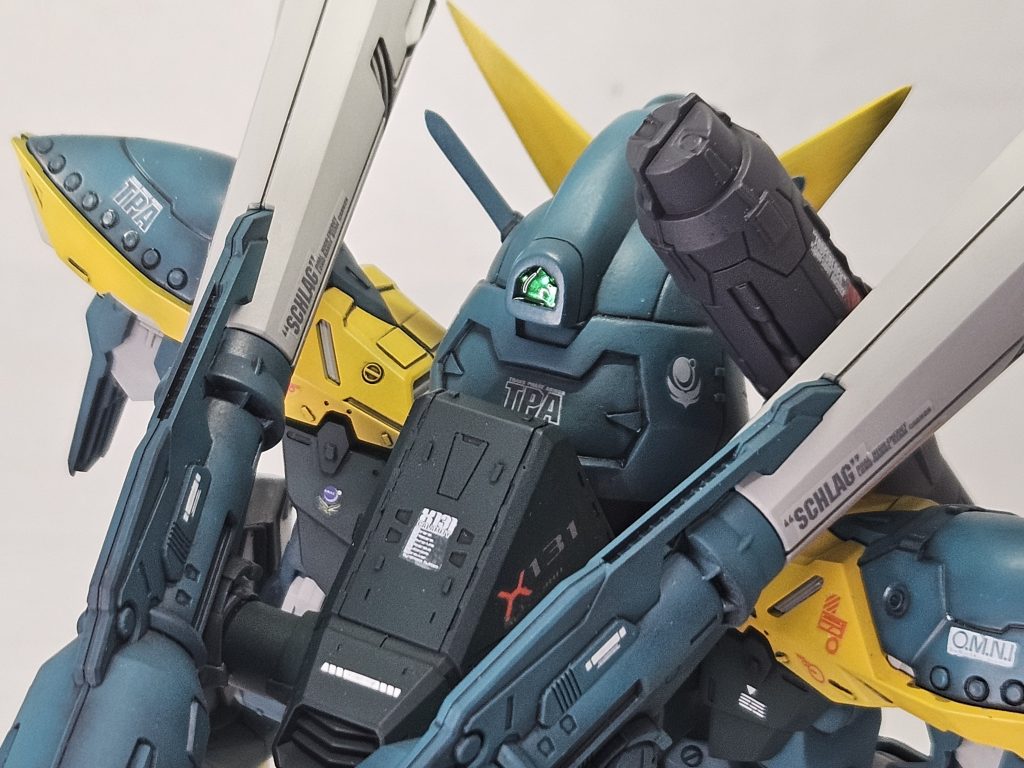 頭部はBB戦士ビルドバーニングガンダムをベースに製作しました