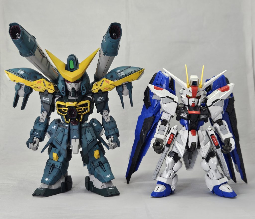 MGSDフリーダムと並べるとこんな感じちょっと背が高め