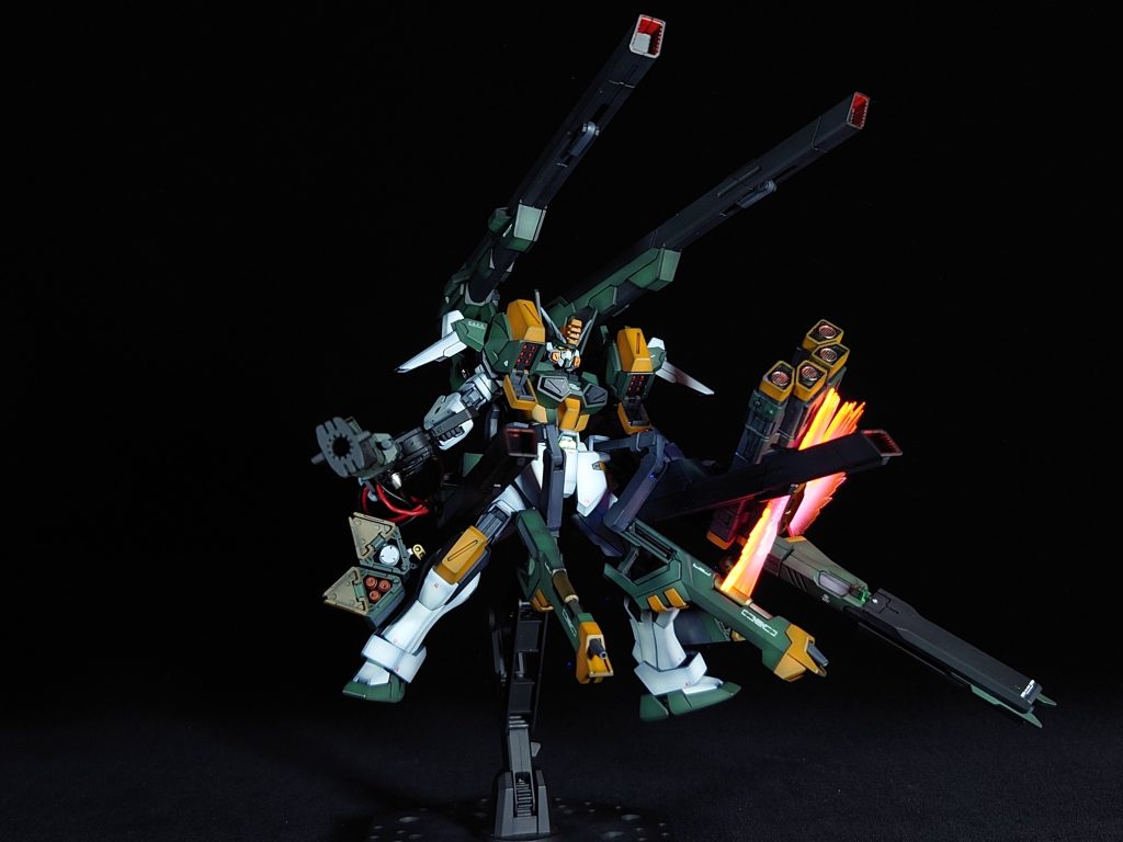 それでは皆様お待ちかね、全武装の展開でございます。これがやりたかったようなもの！