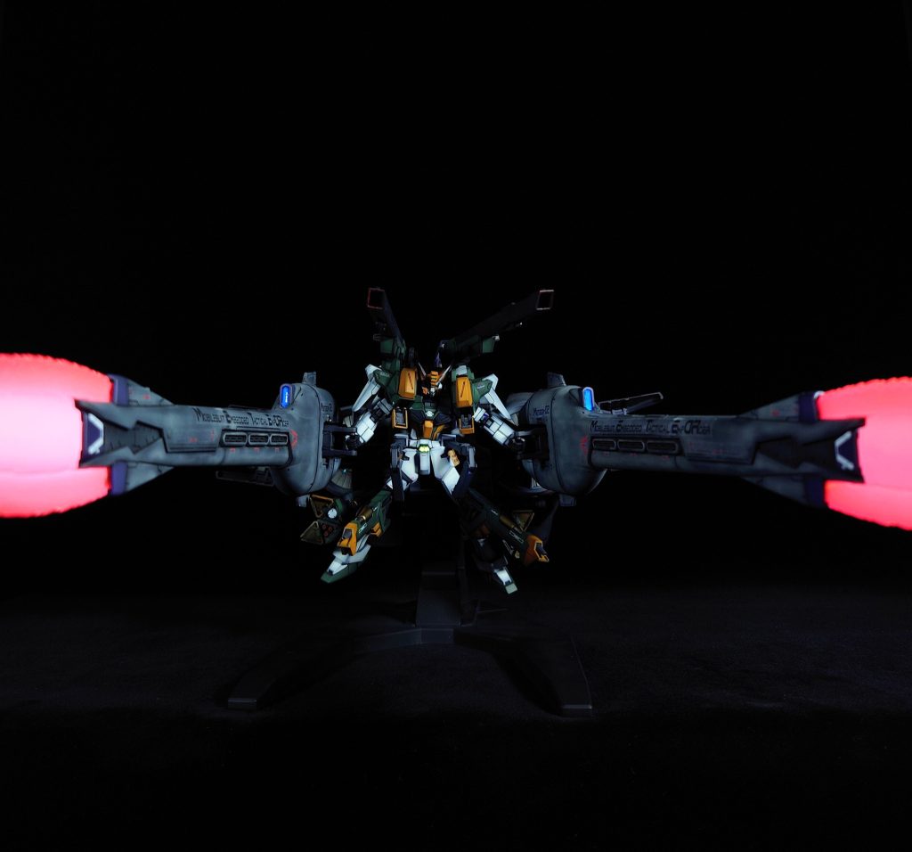 ならばつけるしかあるまい。クソデカビームサーベルを！！