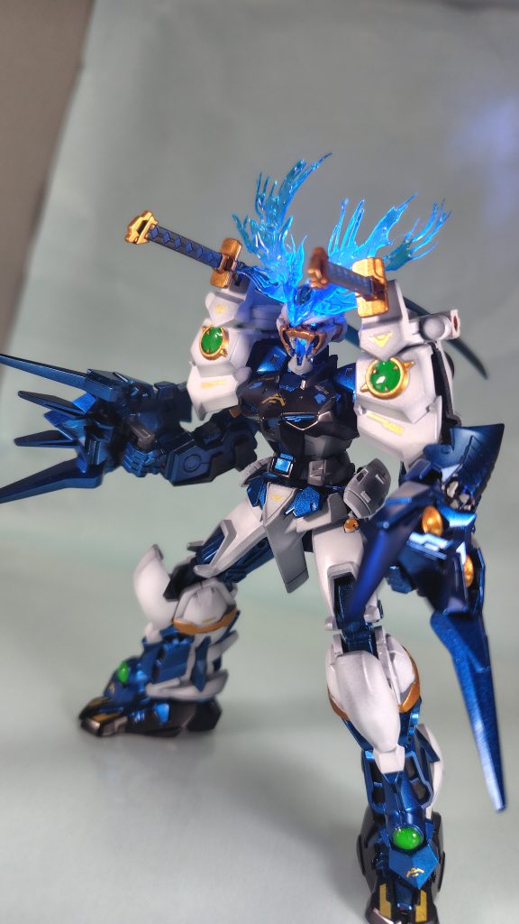 頭部を180°回転させるとモード「皇牙」(オーガ)。この頭部自作が一番難易度高かった…