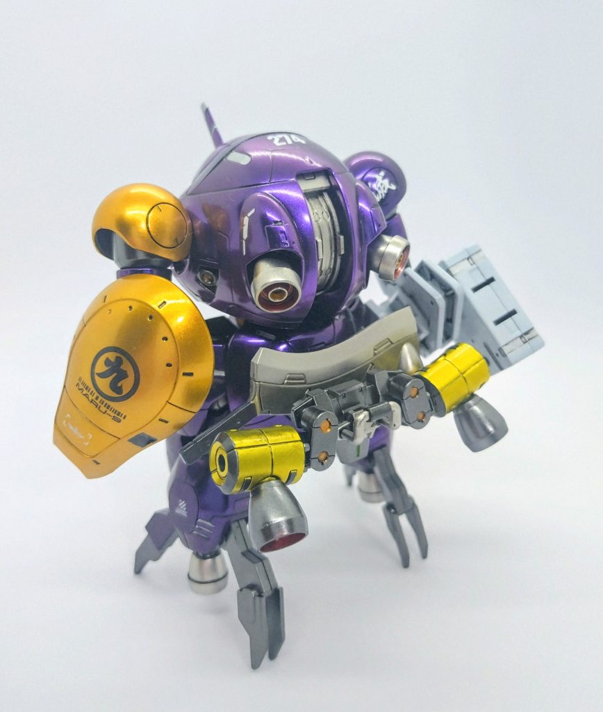 ・改造点その2腰部のウェポンラックに追加の推進器を取り付けられるようにパーツを追加 