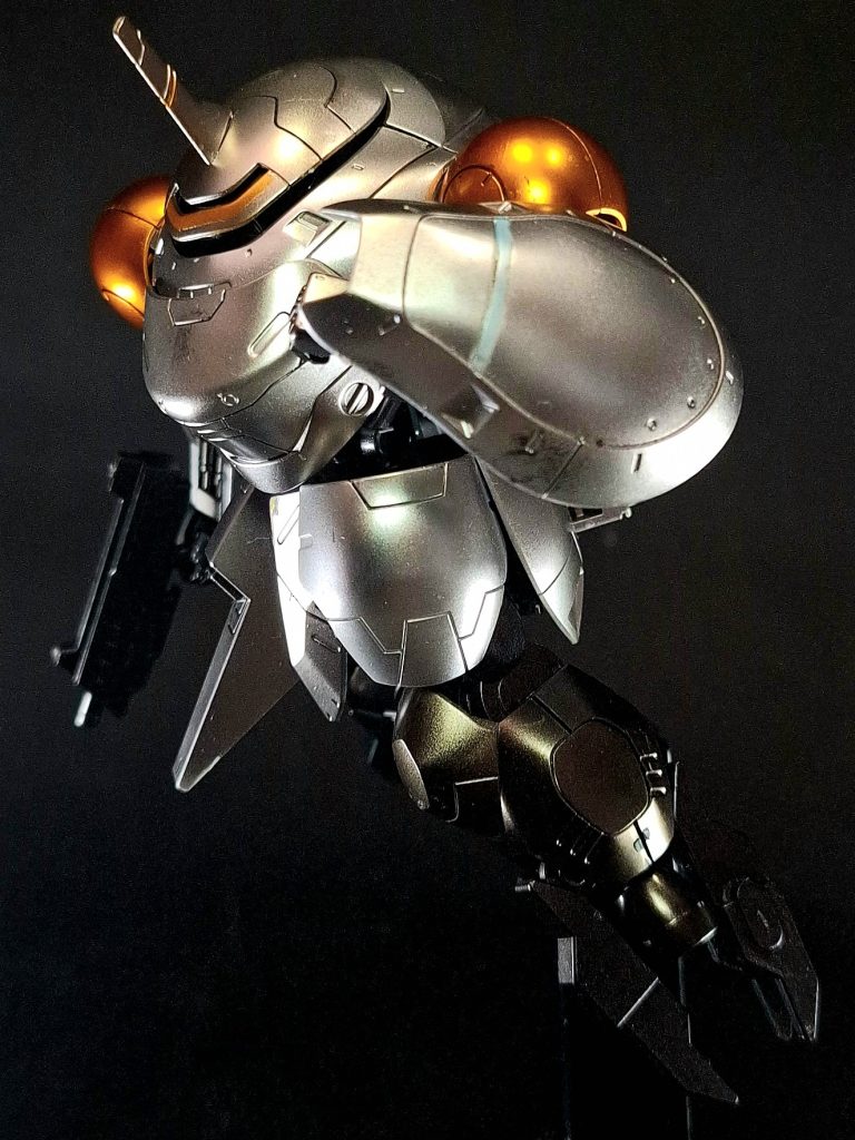 シールド腕部に装備される小型シールド。装甲を流用しているため小型ながら高い衝撃吸収能力を持つ。軽量性にも優れ、機動性を重視するモンキー・ロディにとって重要な装備となっている。