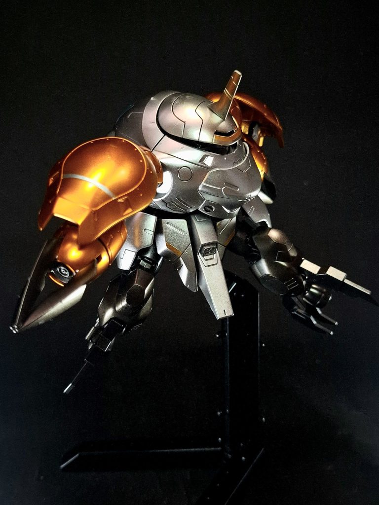 シールド腕部に装備される小型シールド。装甲を流用しているため小型ながら高い衝撃吸収能力を持つ。軽量性にも優れる。モンキー・クラブ・ロディでは両腕に装備。