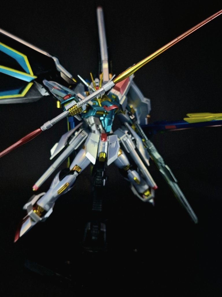 MA-FZ51 ヴェルシーナ ビームサーベル腰部にマウントされたビームサーベル。フリーダムやジャスティスのラケルタと同じく柄尻に連結機構を有する。