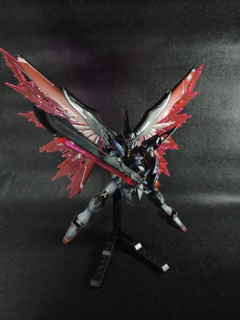 黒背景も試してみたいと思い、ダイソーで黒フェルトを買ってきましたが、大分テカっちゃいますね。。。