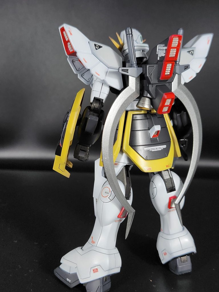 スラスターの縁は赤色で統一しました。