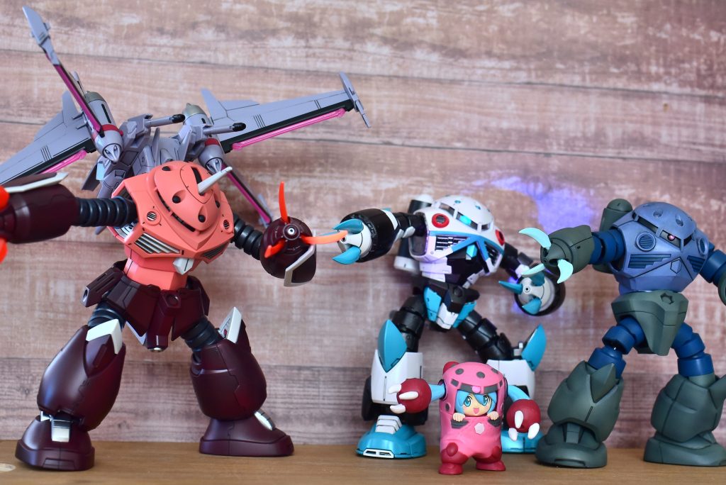 最後は我が家のズゴック集合で。そろそろ今年も終わりが見えてきましたが、現在組み立て中一体、塗装待ち四体のガンプラは果たして今年中になんとかなるのか…(gundam-kao5)最後までご覧いただきありがとうございました✨