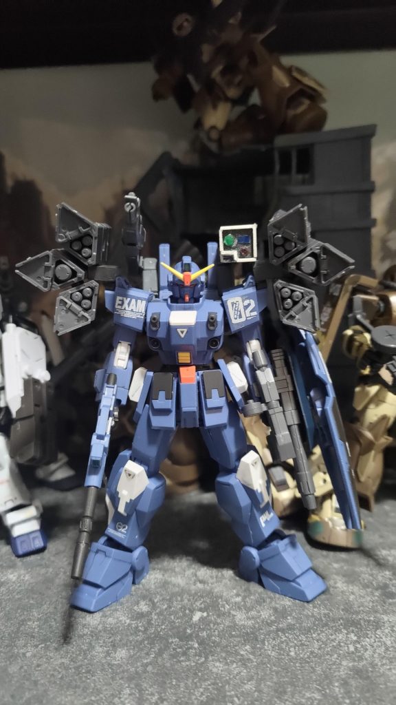 肩部のミサイルはMSGの物を仕様しているので開閉が可能となっています。密林で730円×2にて購入しております。