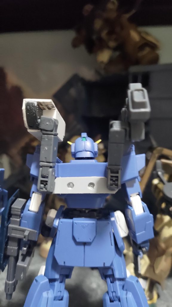 追記、背部ユニットはこのような物をプラ版にて作っています。見えないところなので、まだめっちゃ雑ですが