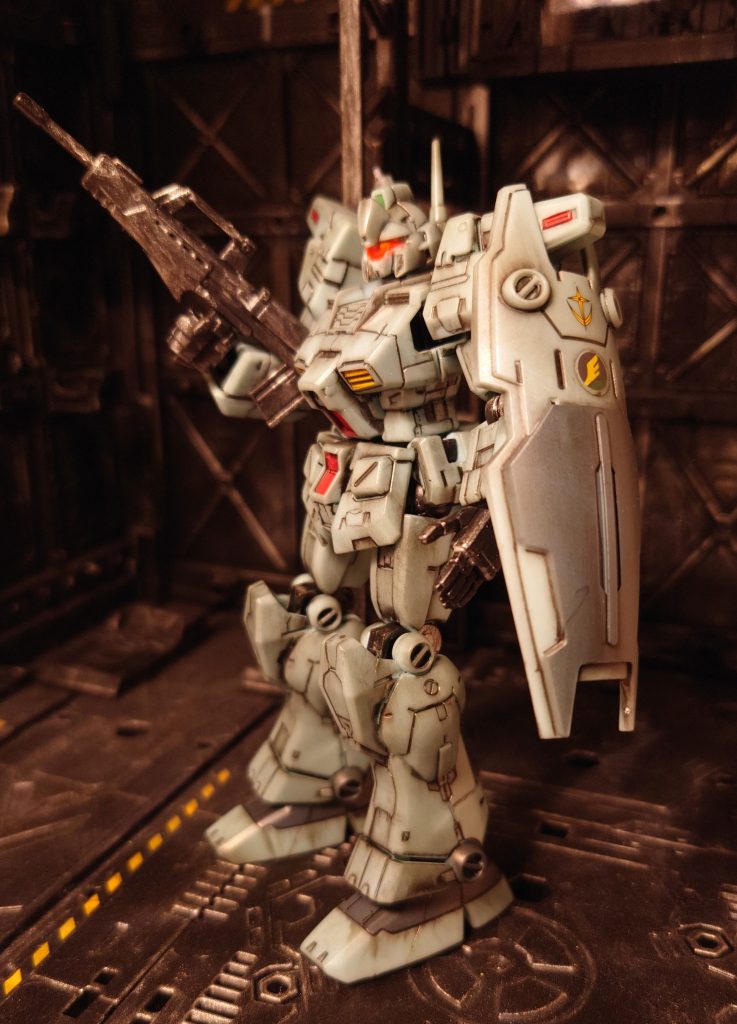 ジムカスタムのサウス・バニング機です 連邦軍のマークは水転写デカール、バニングのパーソナルマークはGフレームについていたシールです