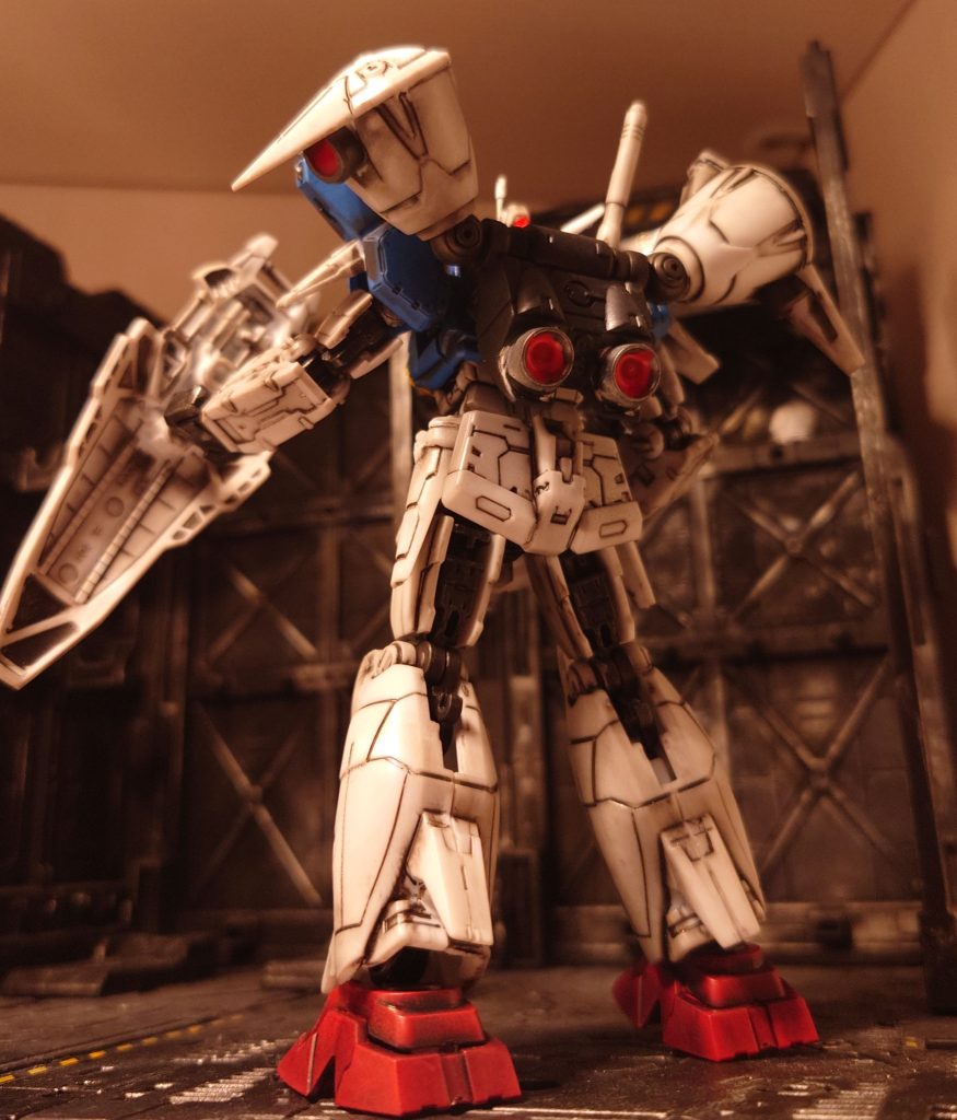 Gフレームなので、二の腕と腿が残念ですが、肩バーニアが飛び出るギミックがあったり胸部にバーニア追加出来たりと、遊びごたえがありますよ フルバーニアンの胸バーニアといえば、サイサリスを駆るガトーを怯ませたあの名シーンわ再現できそうですね