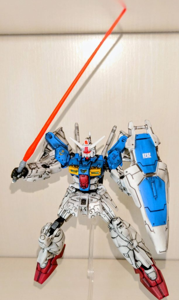 ガンダムフルバーニアンには、ビームサーベルとシールドを構えさせて、2号機との対決シーンを演出　2号機が欲しいですねぇ