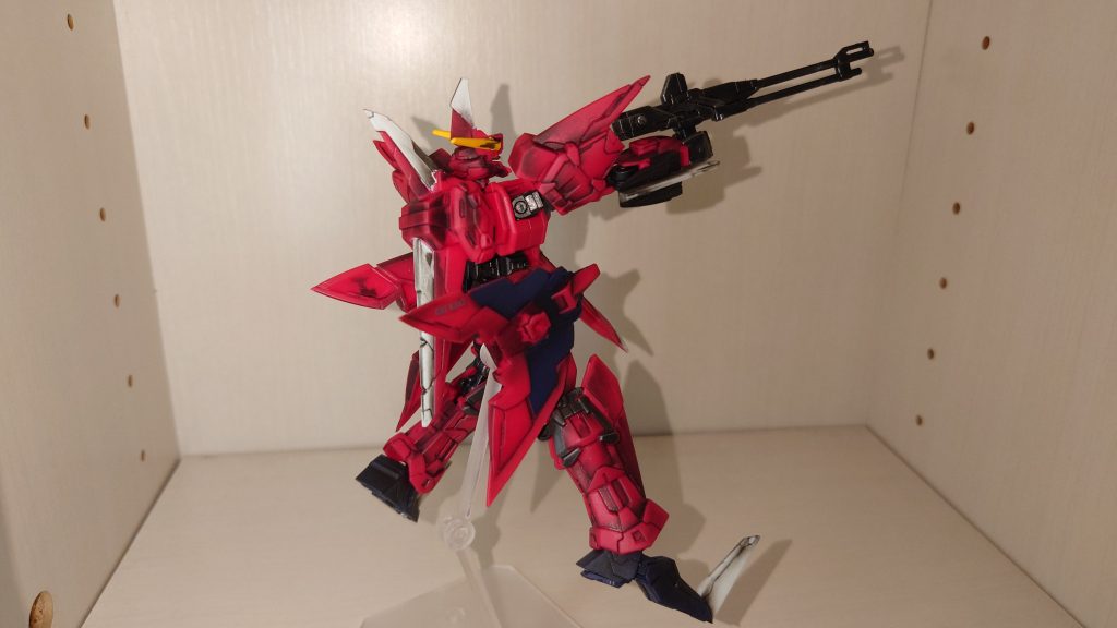 腰バインダーのおかげでで、大腿部裏を隠してくれます　手元には組立てただけの、デュエルアサルトシュラウドもあるので同じ手法を当てはめますか　バスターも欲しくなりますね　探してみます