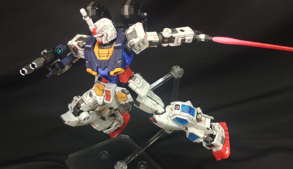 なんちゃってガンダム高機動型です。素体のガンダム自体同じ物なので混ぜて装備することでこの形態が出来ます。