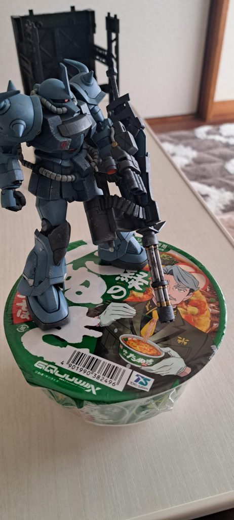 今日のランチはシャリア専用緑のた◯き。またまたご覧頂きありがとうございました。ウェザリングマスターが手軽に使えて自分程度には調度ピッタリ。実はもっとデカール貼りたかったんですが、お店に行っても良いのがなく在庫も良いのがなく。キットとデカール常にお店にありふれてるってないなぁ