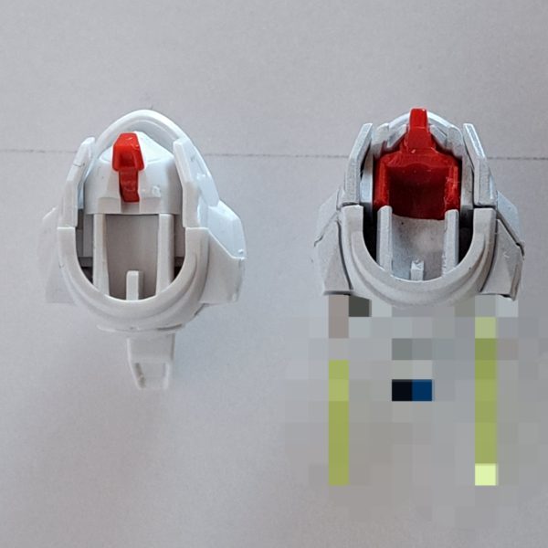 ４ヶ月ぶりです　ビギニング30ガンダムを使う作品で改造した箇所をまとめました　【②】まずビギニングの顔をEGストライクに変えました　【③】EGストライクの顔にしたことで頭の可動域が広がりました(これは偶々です)　【④】ビギニング30のユニットの凸は3ミリよりほんの少し細かったので、30mmのオプションパーツを接着しました　【⑤】ビギニングのビームサーベル3本持ちの手が右手しか無かったので、どうにかして左手を作りました　【⑥】それら細かい改造を施した作品を今週の金曜昼 (11/14 11:00~12:00) に投稿するのでお楽しみに（3枚目）