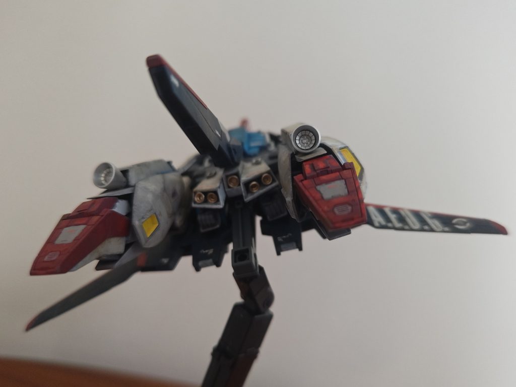 ウィングを変えたりバーニアあたりの足周りを弄ったりしてみました。