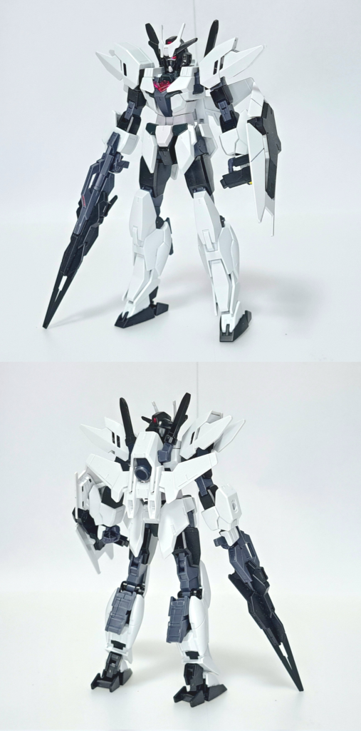 アースリィガンダム(白)(コアガンダム(ロージビジリティver))真っ白なアーマーですので逆に真っ黒なコアガンダムと組み合わせました