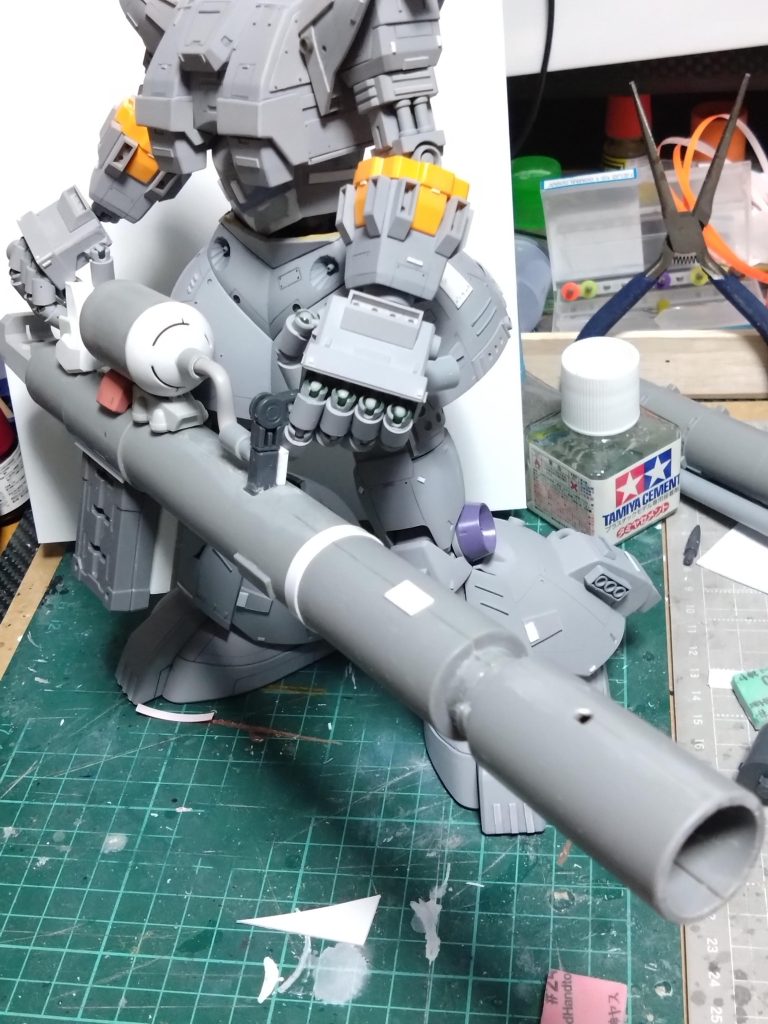 制作途中に持たせてみてます。