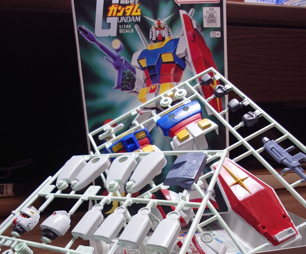 まえあげたのとおなじやつですねなんか旧キット塗るならランナー塗装かなって思ってしたけど細かい所塗れないから次からは外そうかな〜ガンベでたまたま買えた旧キットジオングがあるので後々作ります。でも結構あとになりそうだな…見てくださりありがとうございました！