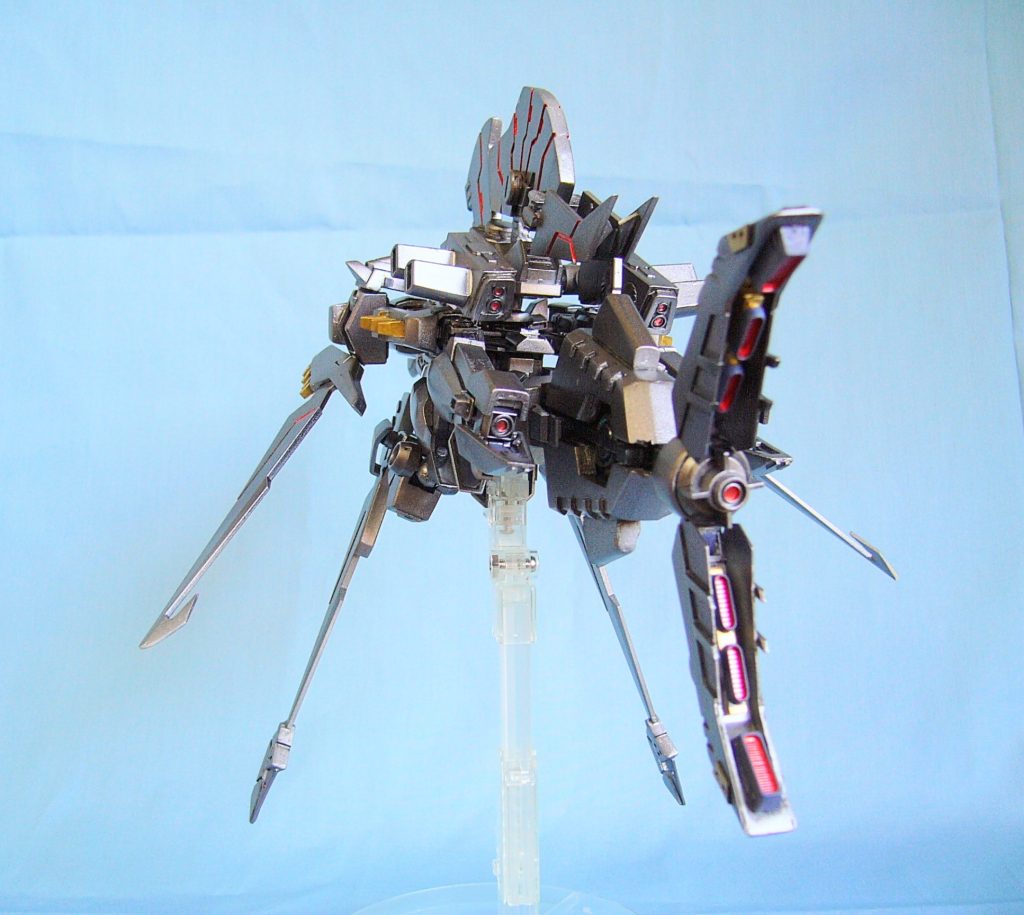 昔から、お魚(主にフォルム)が大好きでして。ガンダム×お魚。好きなものの合い掛けは果たして美味しくなるのか?という実験的なものもあり、アクションを起こした作品でした。初代、Gダ◯イアスと呼んでます。wあの当時のオラザクに応募した作品でもあったっけ(*´ω`*)