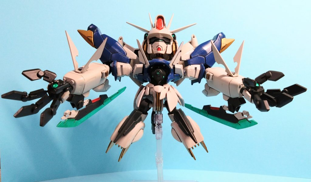 胸部には収束ビームキャノン。圧縮・収束されて放たれるビームは、戦艦の装甲を切断するほどの威力があるという。