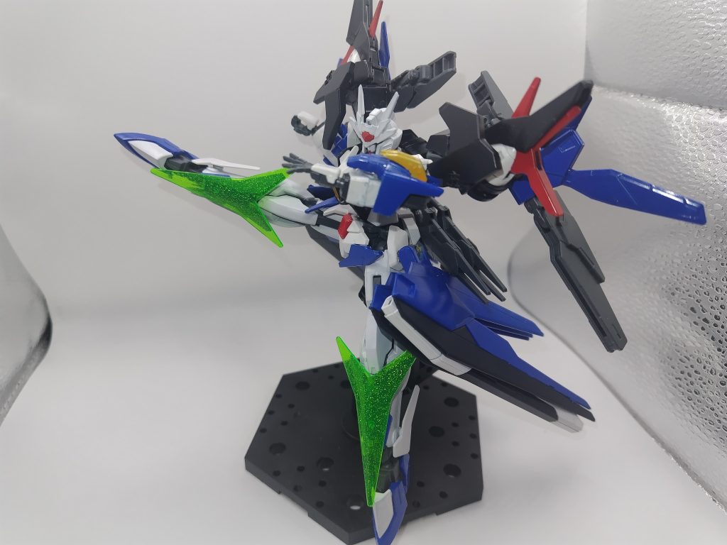 ビームシールドとビームサーベルの両方の性質をもつと言う設定の武装を追加したことで防御も高い次元で維持できています