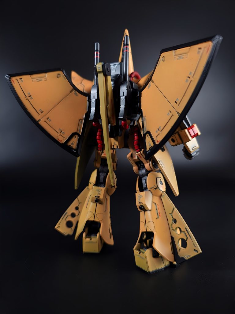 バックショットはこちら物が物だけになかなか手を入れづらいのでちょっとだけメタルパーツを貼り付けたりしています。