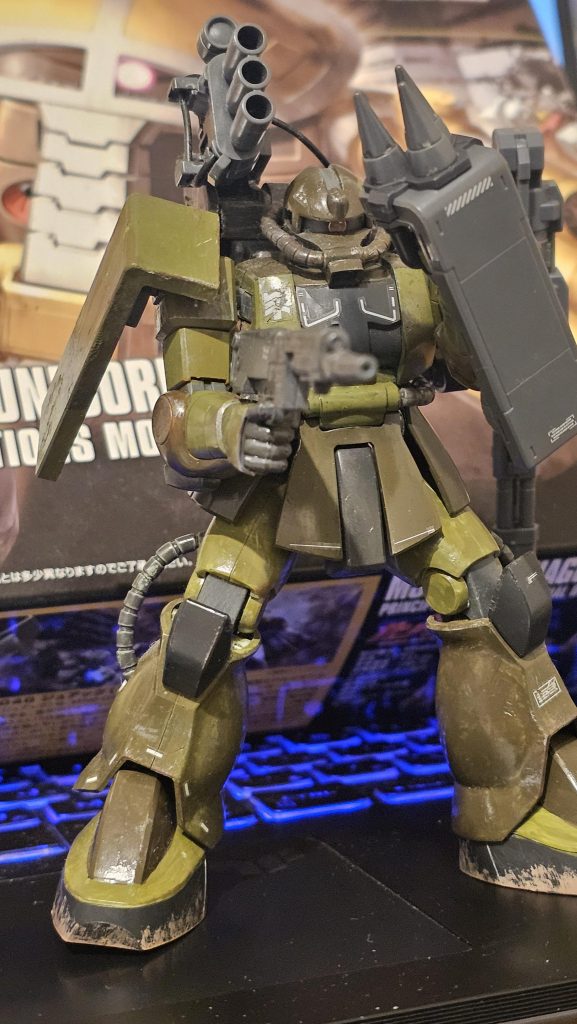 MMP-80マシンガンにザクマシンガンの銃身つけてます。てかこの頃から水転写デカール使ってたんやな…