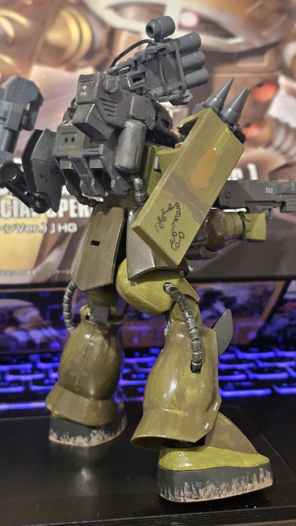 バックパックにゲルググキャノンのバックパックを改造した物をつけてます。