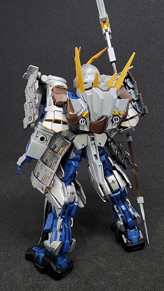 背面。鬼面とか肩膝のTHE戦国アストレイ!なディティール部分は消しています。