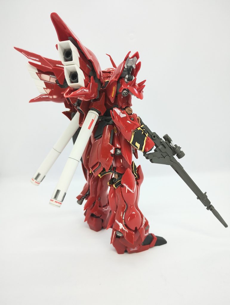 上半身と下半身をつなぐピンがねじ切れると、レビューでよく目にするので、ピンに真鍮線を複数仕込み、ねじれに対する剛性をアップしてます。