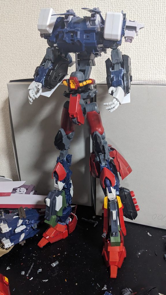 MGサザビーVer kaを使用したことにより身長が伸び内部フレームが出来たことにより肉付けをしていきました