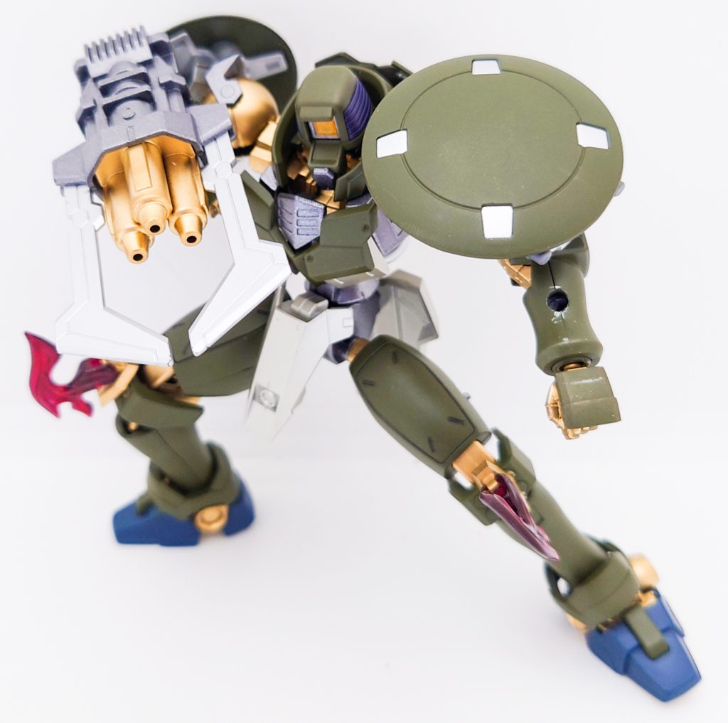 敵を引きちぎります！