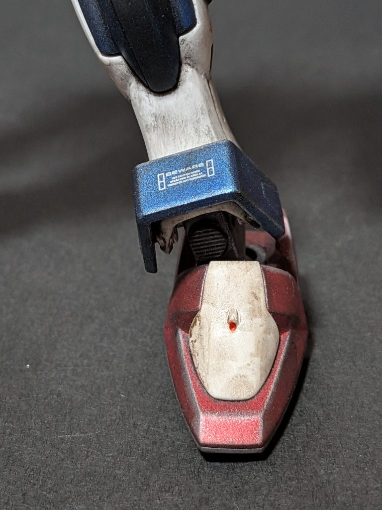 対人機銃は説明書に近い感じ？で塗装し内部フレームにコトブキヤのMSGを接着してます。