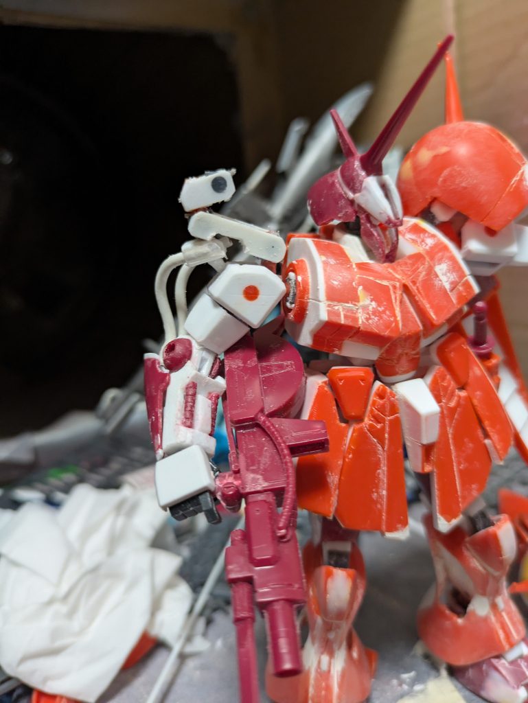 肩のケーブルは、この後スプリングに替えています。