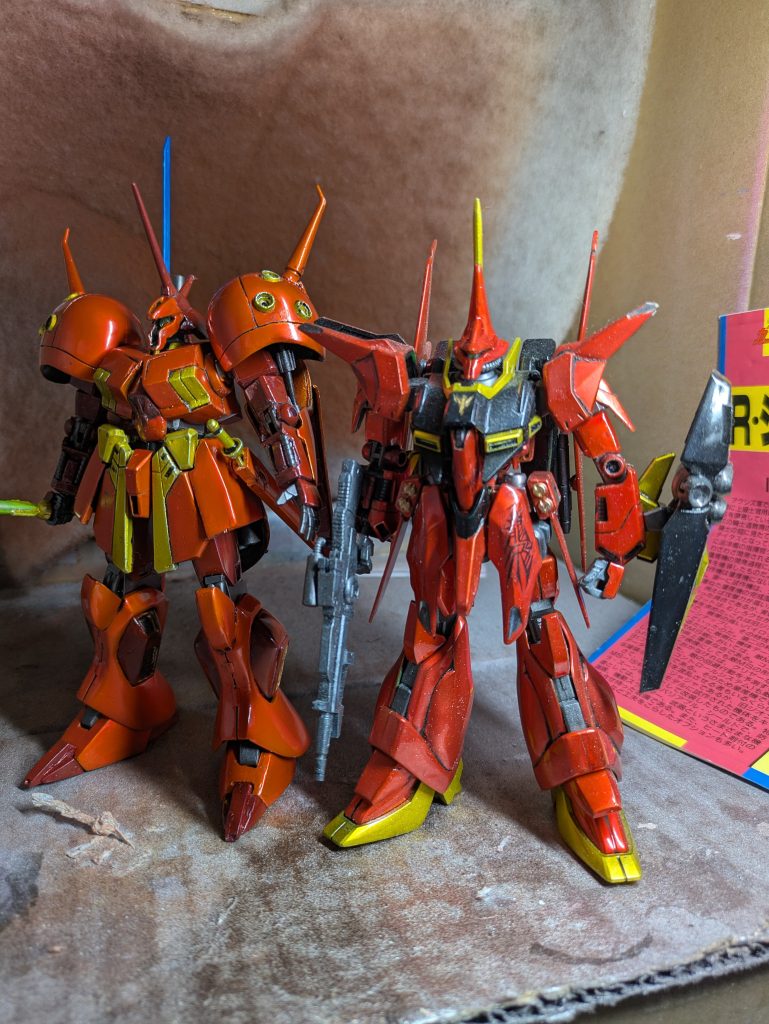 以前投稿したバウとツーショット。現行のHGUCと並べても違和感が無いようにと作ってみましたが、如何だったでしょうか。HGUCキットが入手困難な状況ですので、暫くは旧キットの改造をメインにしていこうと思っています。最後まで見て頂きありがとうございました。