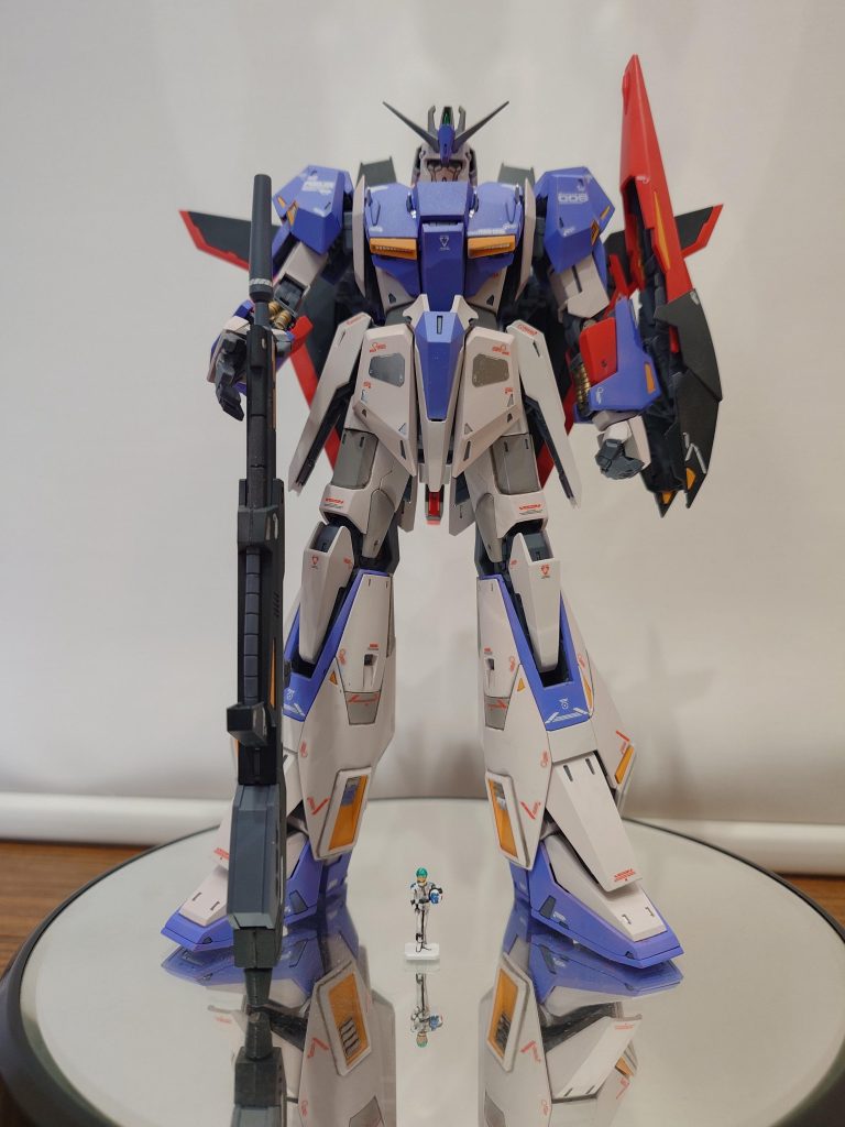 正面下からの全体像