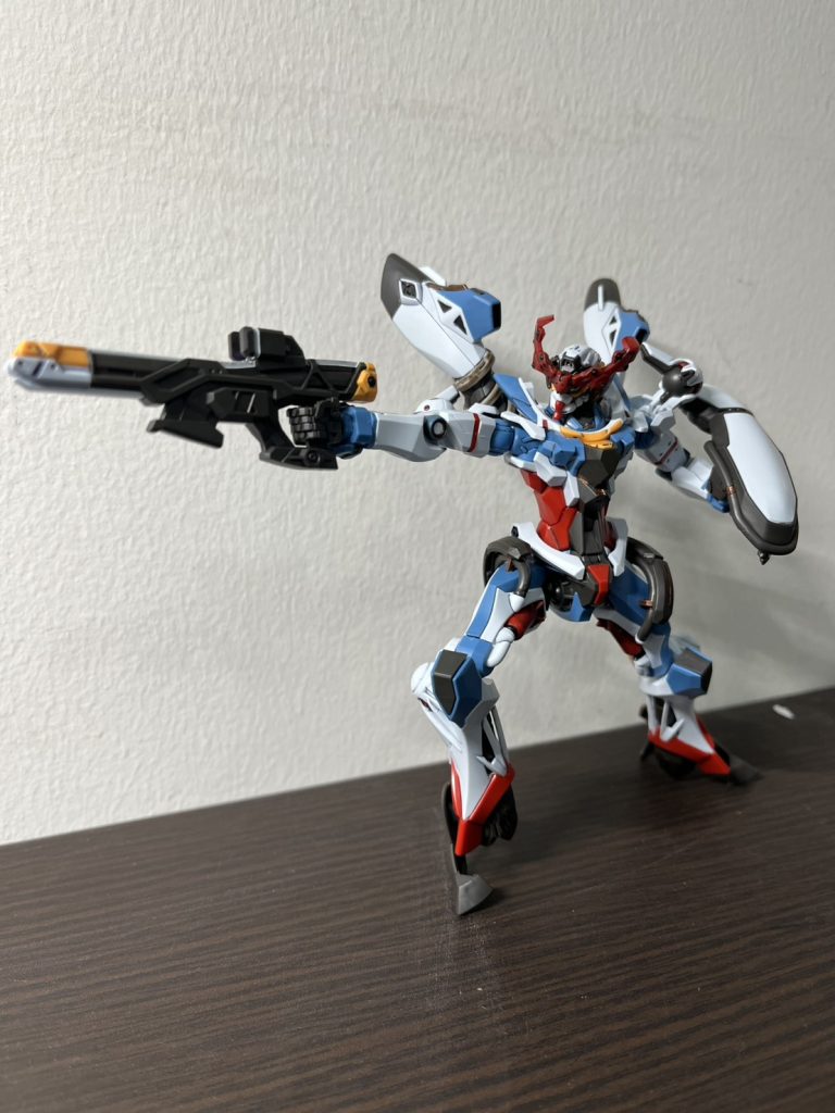 可動域すご！ガルスJとは天と地の差が💧SEEDポーズも余裕です。しかし噂通りRG並みに細かかった。。。