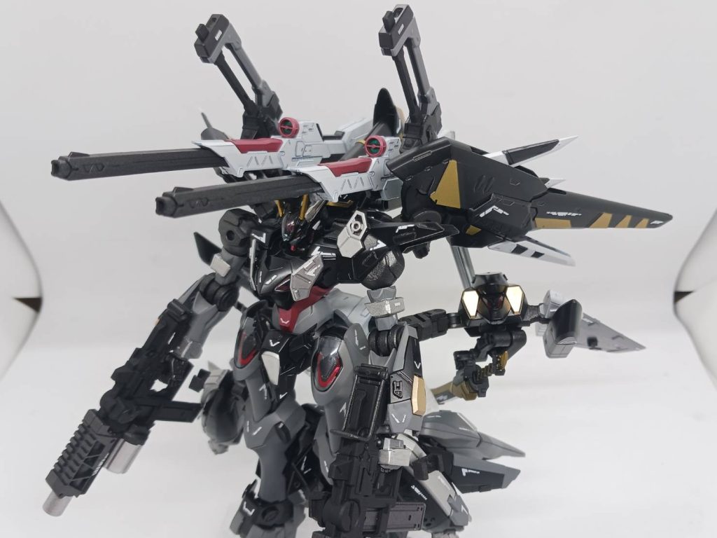 伸縮式高エネルギー長射程砲威力マシマシな反面、連射は…。。。ディスティニーシルエットのままなので、着脱して手に持たせる事が可能。