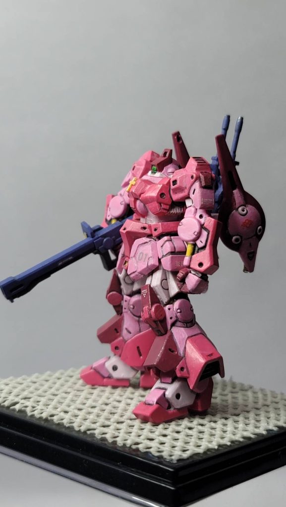 ピンクは4色です。白に見えますが、白~いピンクなのです。