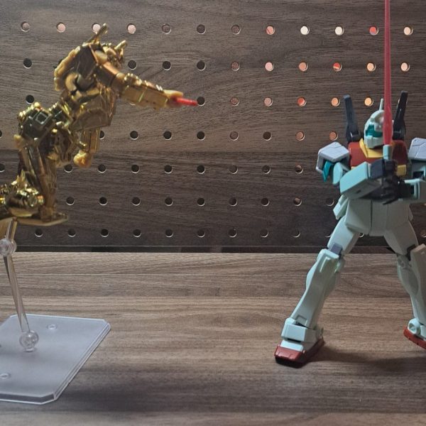 ジム対ガンダム