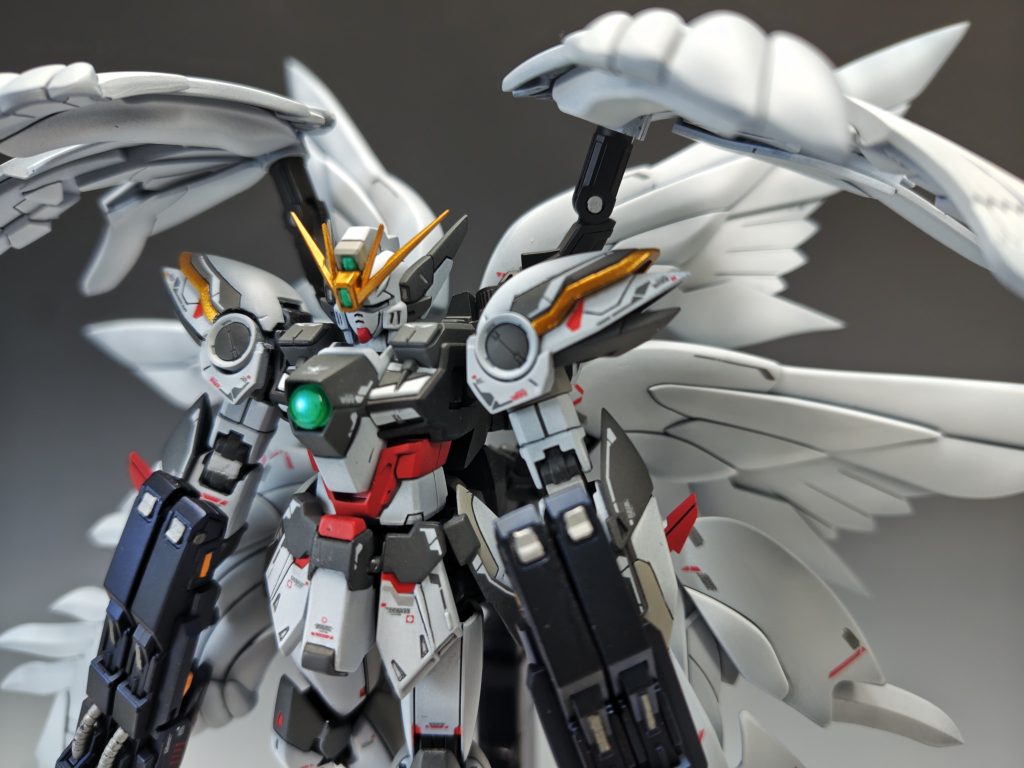 色はスノーホワイトをベースにしつつ、一部赤に差し替えました。