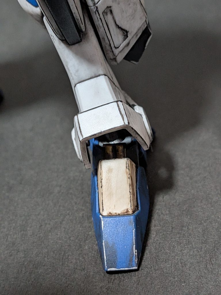 足首はシリンダー部分を部分塗装